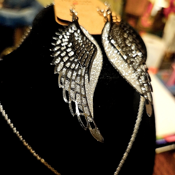 Guardian Angel earrings & Black Crystals on Silver-toned Heart Pendant Necklace - Picture 2 of 3